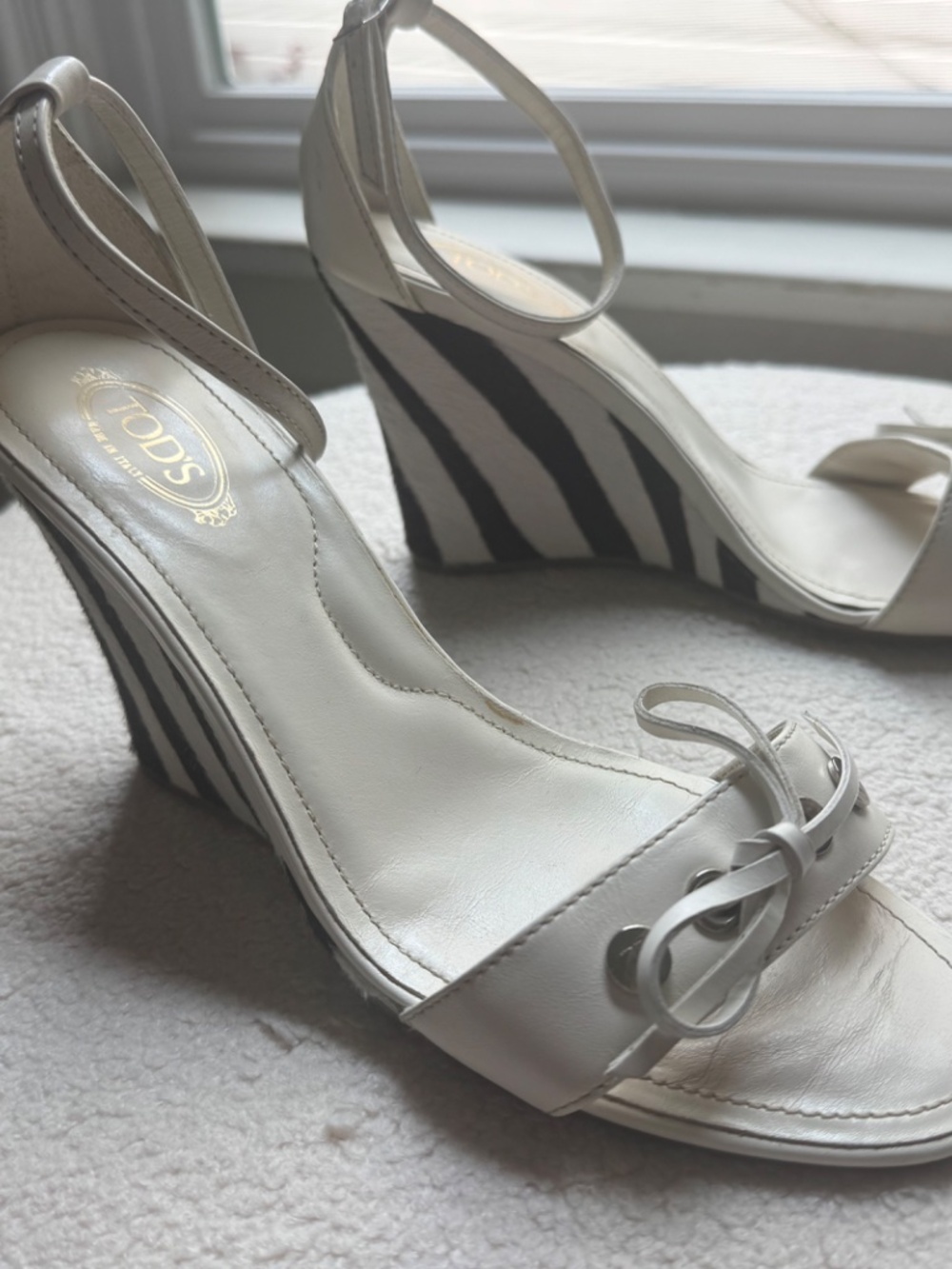 TOD's off-white & zebra print wedge heel sandals - Size 38.5 / 8.5